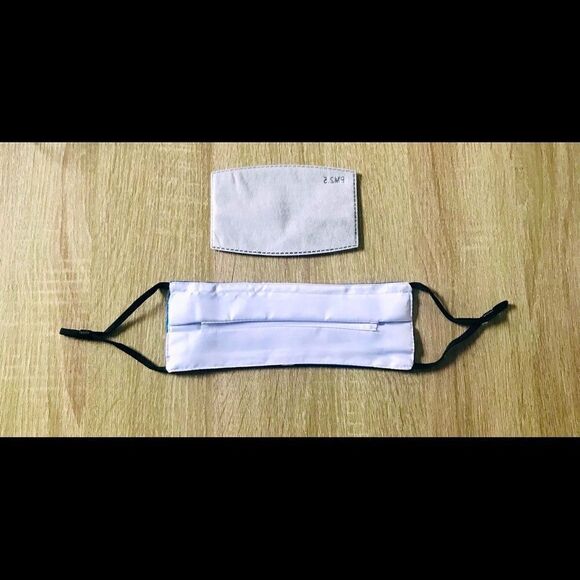 Adjustable DISNEY Face Mask With PM2.5 Carbon Filter - Picture 2 of 3